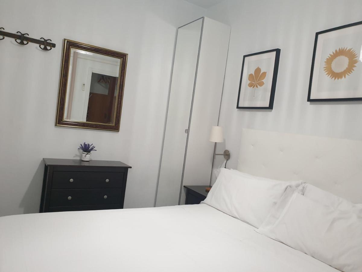 Apartment Meson de Paredes Madrid Exterior foto